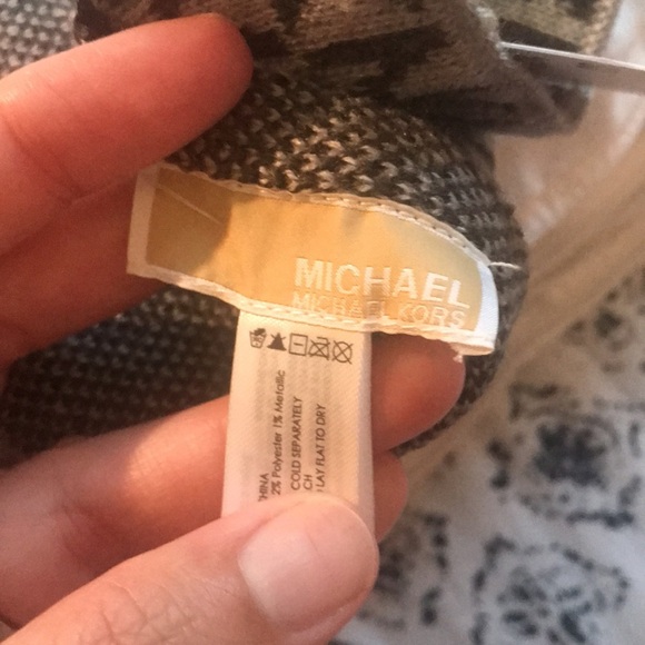 Michael Kors Scarf MK GREY BLACK NEW SCARF - Picture 7 of 7